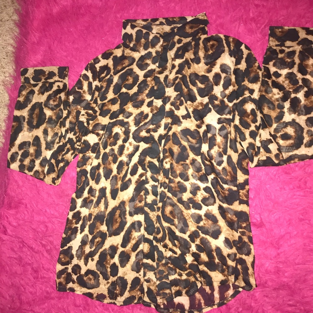 Print button blouse